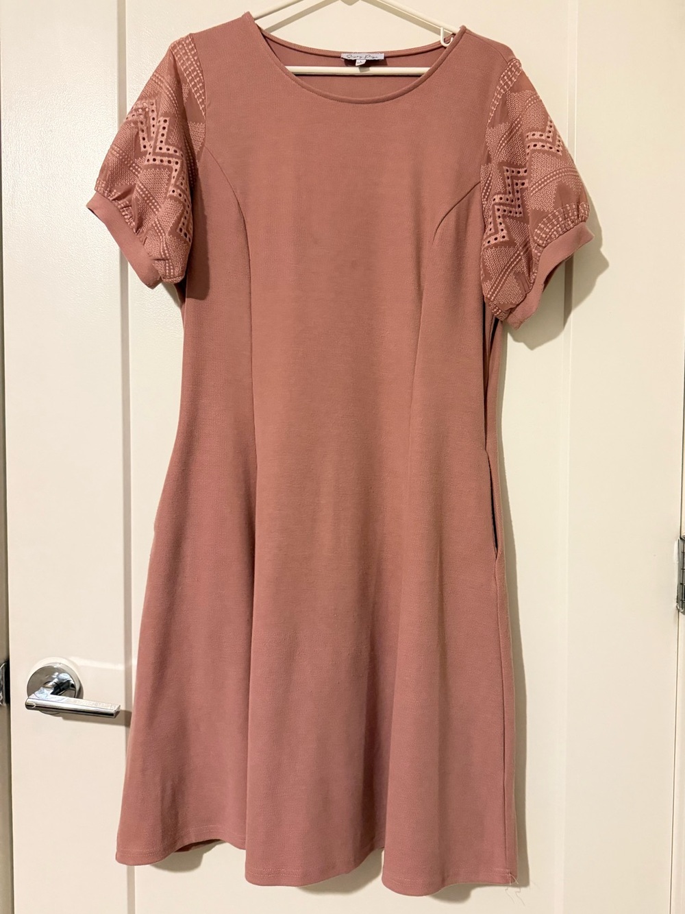 Women's Dusty Rose Midi Dress with Embroidered Puffed Short Sleeves Large